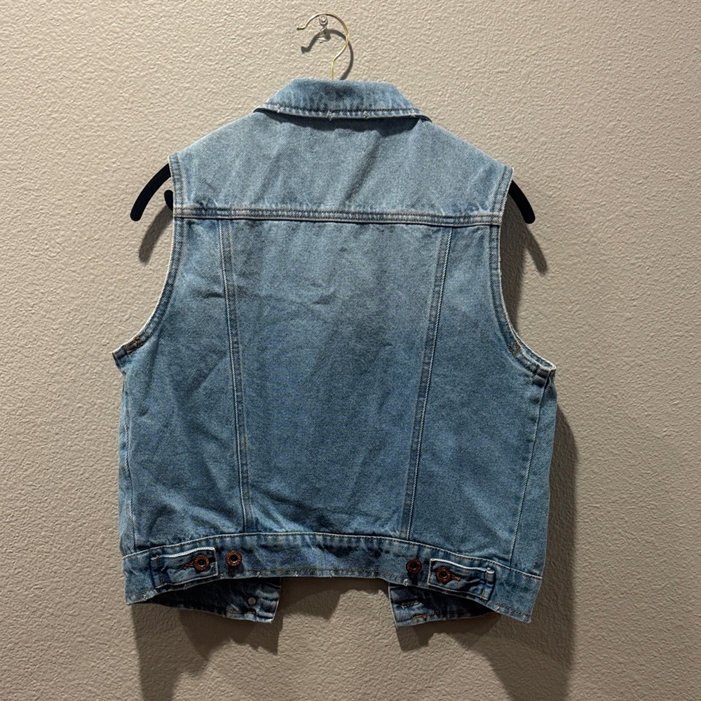 💙 Blue Age Denim Sleeveless Vest with Distressed Details – SZ M 💙 - Picture 4 of 4